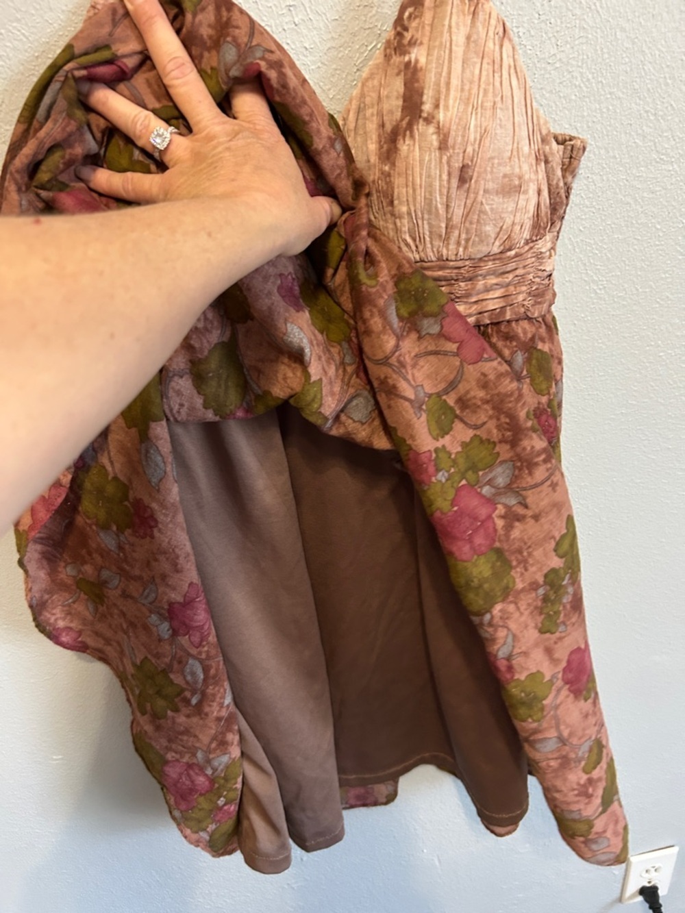 Aggie Floral Spaghetti Strap Mini Dress in Mauve and Olive Size L - Picture 4 of 8